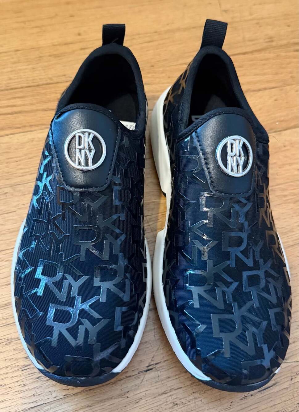 DKNY Kids Black Logo Slip-On Sneakers Size 3